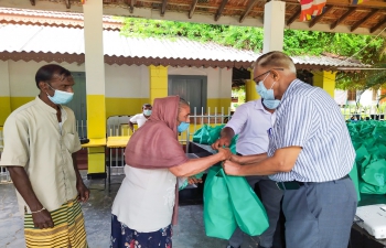 Handing over of Humanitarian Assistance in Hambantota 